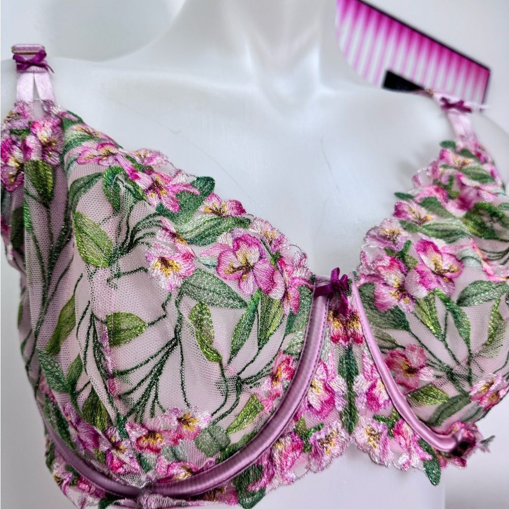 đ„Victoria'sâSecret Pink Floral Embroidered Bra Set Sz 38DDD// Large NWT - Picture 7 of 10